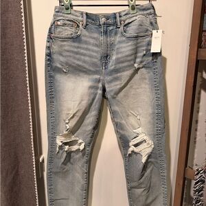 NWT American Eagle Ripped Jeans 14